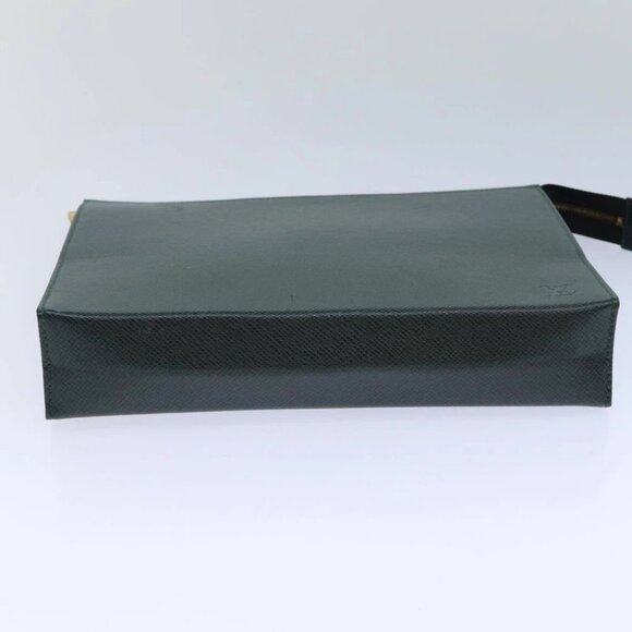 LOUIS VUITTON Taiga Posh Toilet 25 Pouch SPO Epicea LV Auth 83279 - Picture 2 of 14